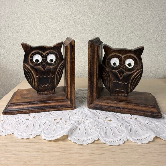 Vintage Carved Wooden Pair Owl Bookends Whimsical Cottage Kitschy Retro